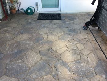 An image of flagstone patio in Encinitas.